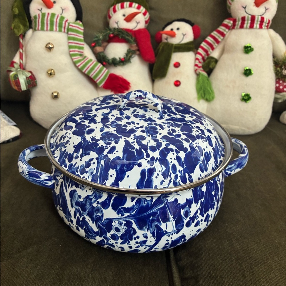 Golden Rabbit Blue & White 2.5 Quart Dutch Oven